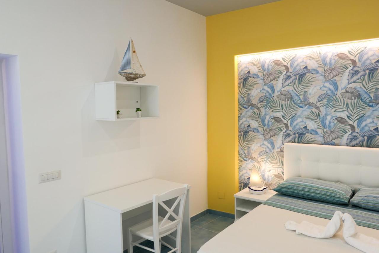 Cristianzerotre Suite Napoli Bagian luar foto