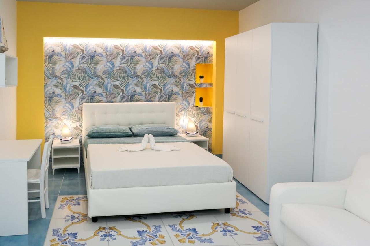 Cristianzerotre Suite Napoli Bagian luar foto